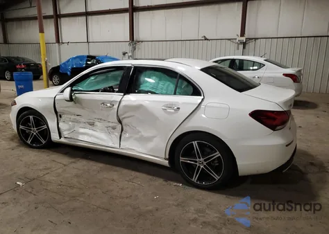 2021 Mercedes-Benz A 220 4Matic z USA, uszkodzony, nr VIN W1K3G4FB2MJ296315